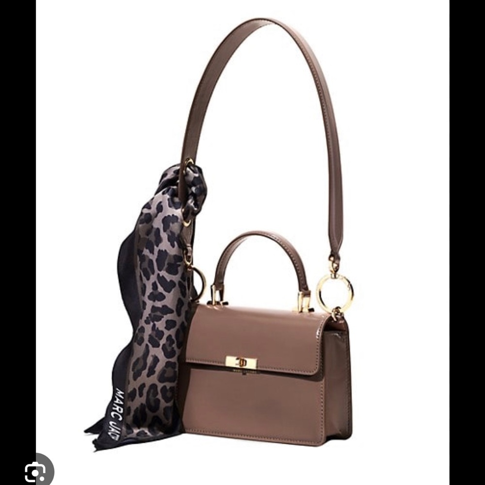 Marc Jacobs
The Downtown Leather Shoulder Bag w/ Scarf